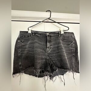 Old Navy Black Mid-Rise Boyfriend Jean Shorts